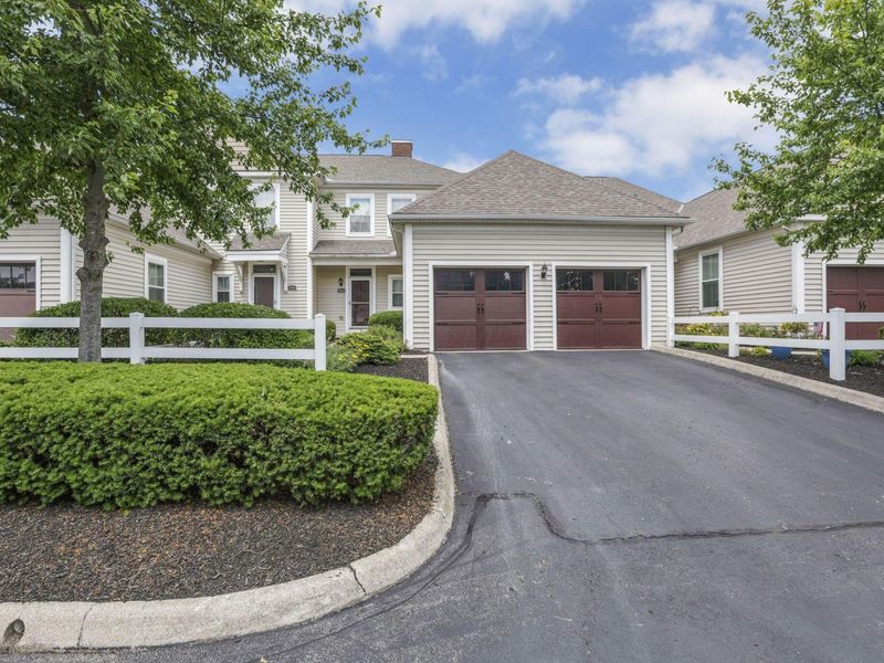 3957 Spectacle Drive , Columbus, OH 43230 Photo 4
