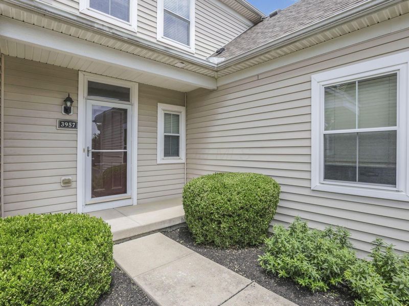 3957 Spectacle Drive , Columbus, OH 43230 Photo 8