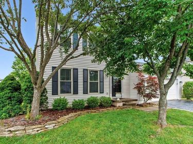 8959 Holquest Drive, Lewis Center, OH 43035