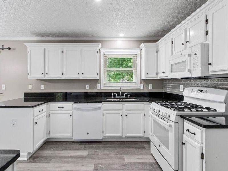 8959 Holquest Drive, Lewis Center, OH 43035 Photo 13