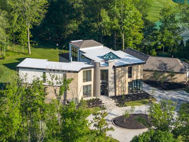 2301 Carriage Road, Powell, OH 43065