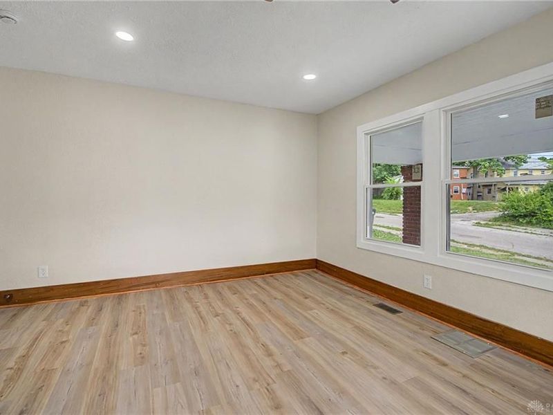 2041 Mayfair Road, Dayton, OH 45405 Photo 8