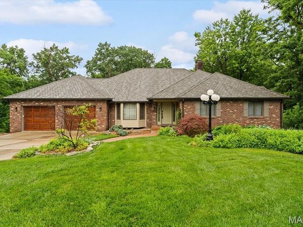 106 Suzanne Court , Edwardsville, IL 62025