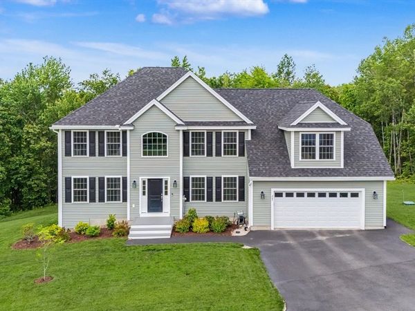 265 Standish Ln, Hudson, NH 03051