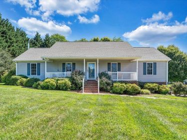 1064 Somers Way, Forest, VA 24551