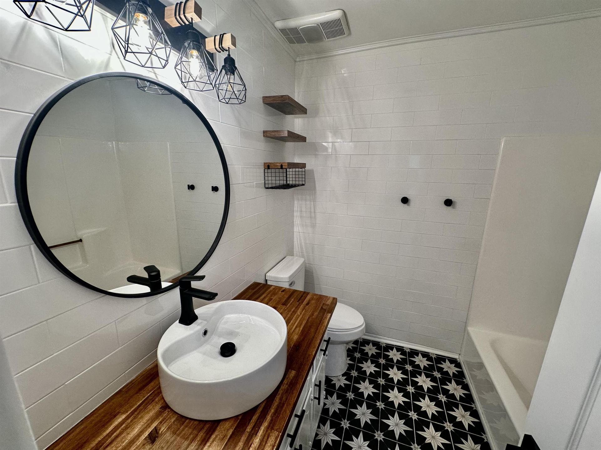 310 Jordan Circle  Photo 16