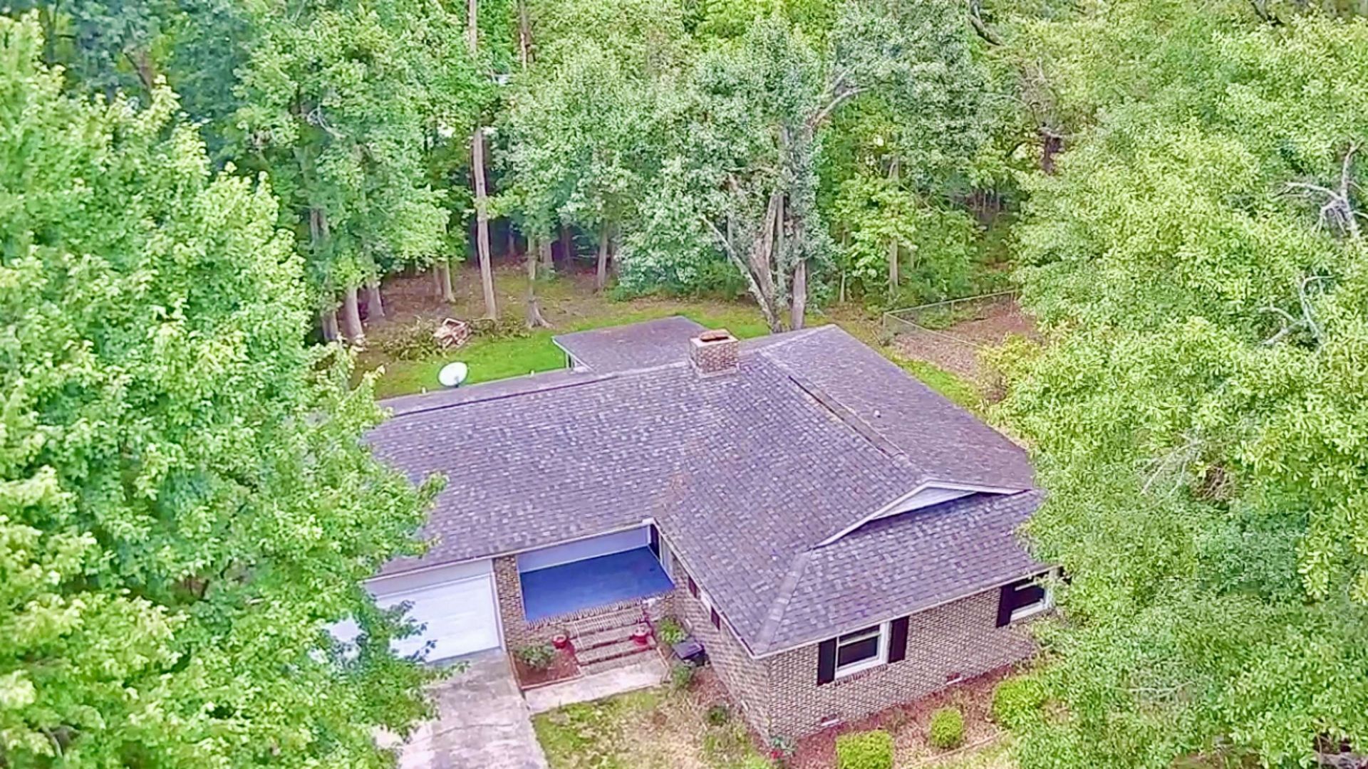 310 Jordan Circle  Photo 4