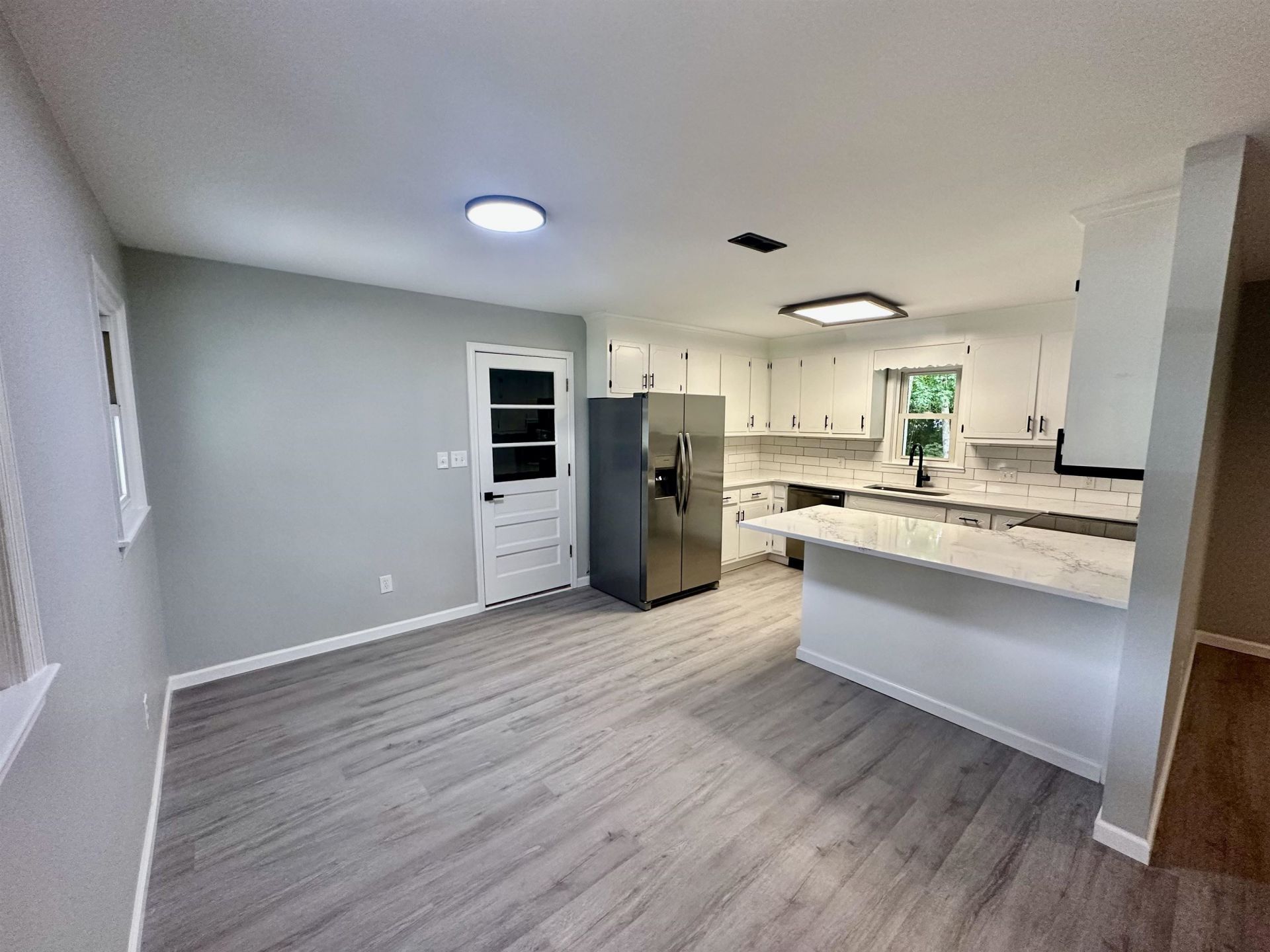 310 Jordan Circle  Photo 6