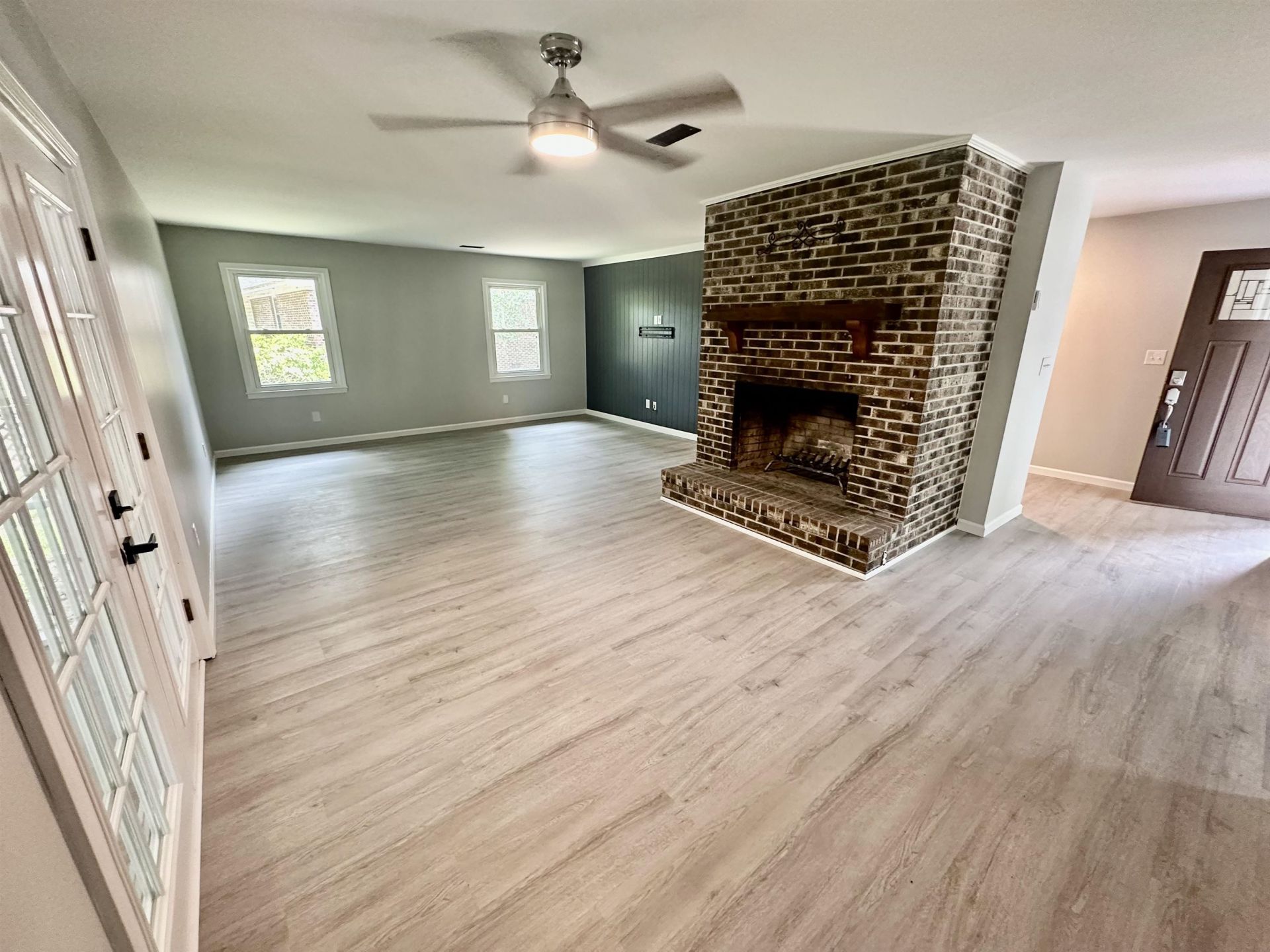 310 Jordan Circle  Photo 9