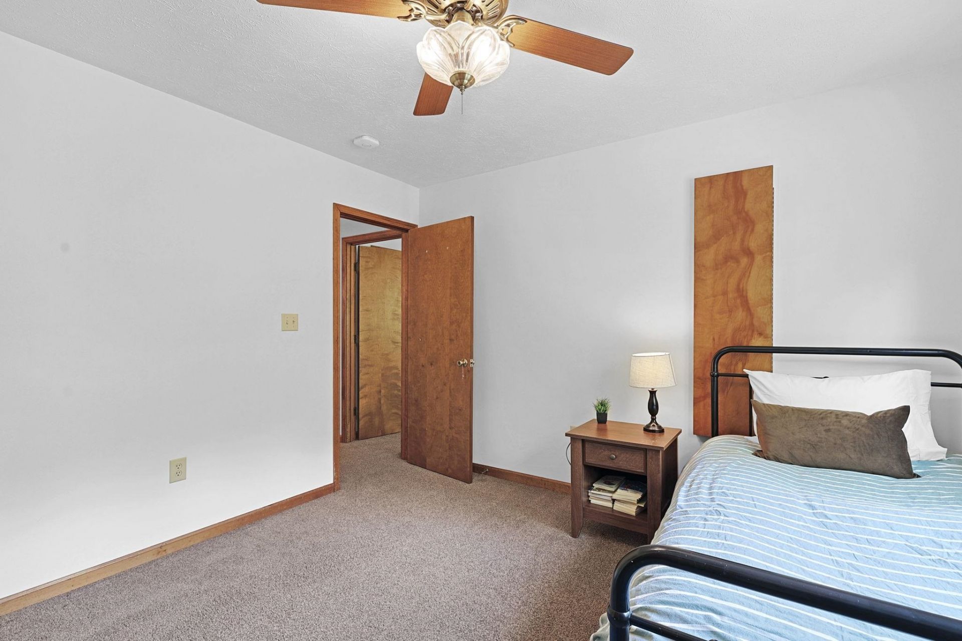 4272 Old Tram Rd.  Photo 23