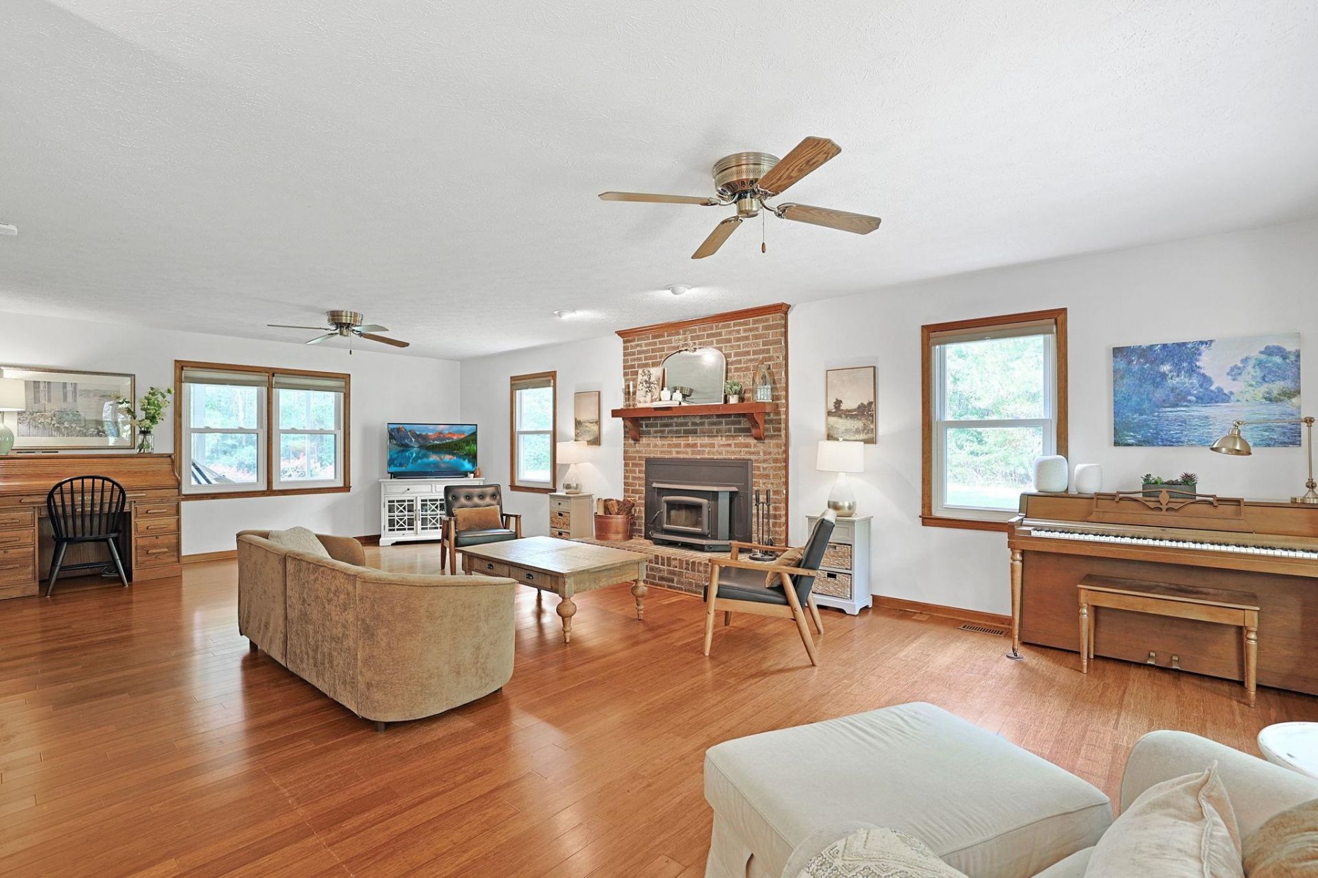 4272 Old Tram Rd.  Photo 4