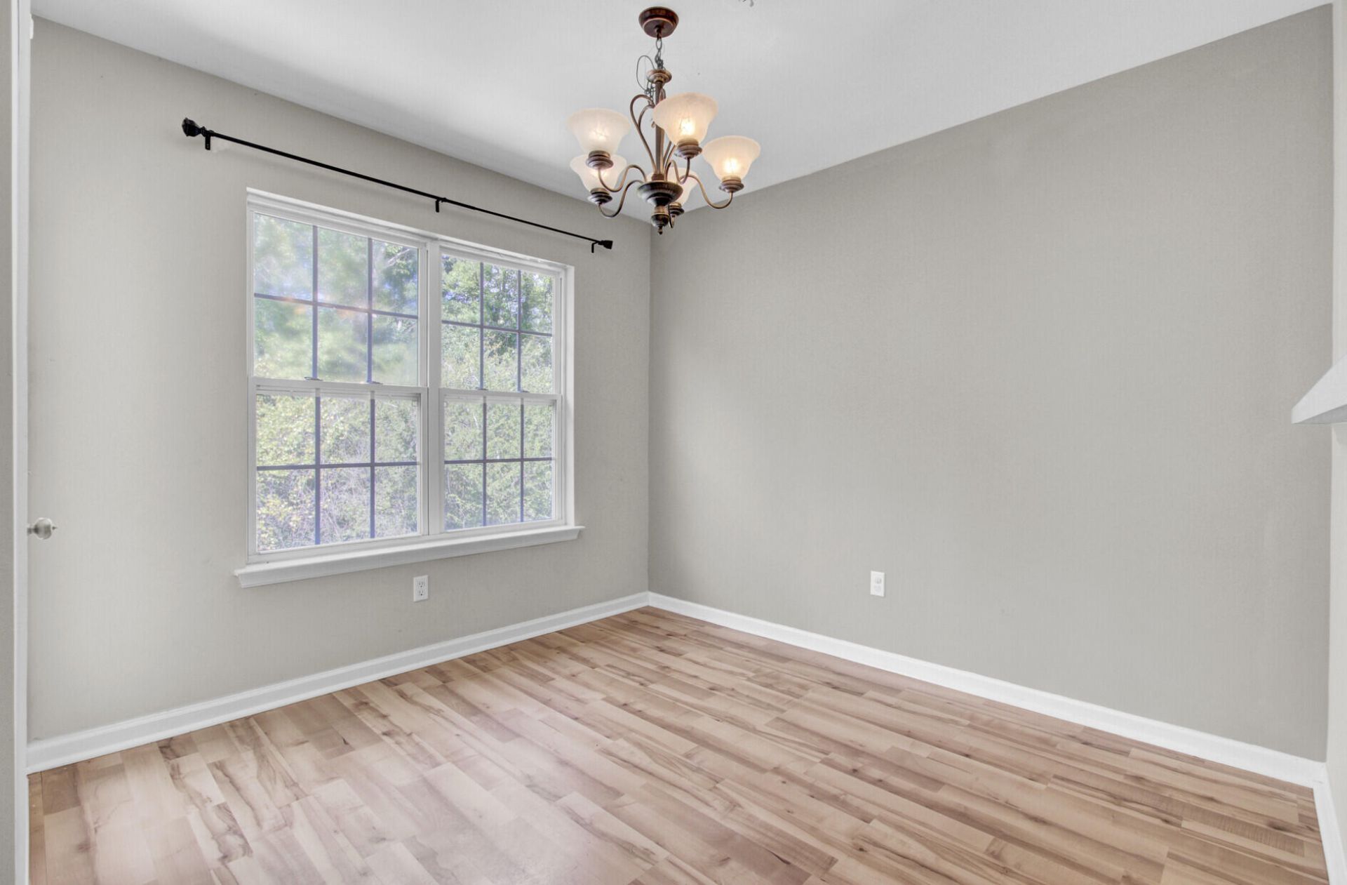 208 Darcy Avenue Photo 12