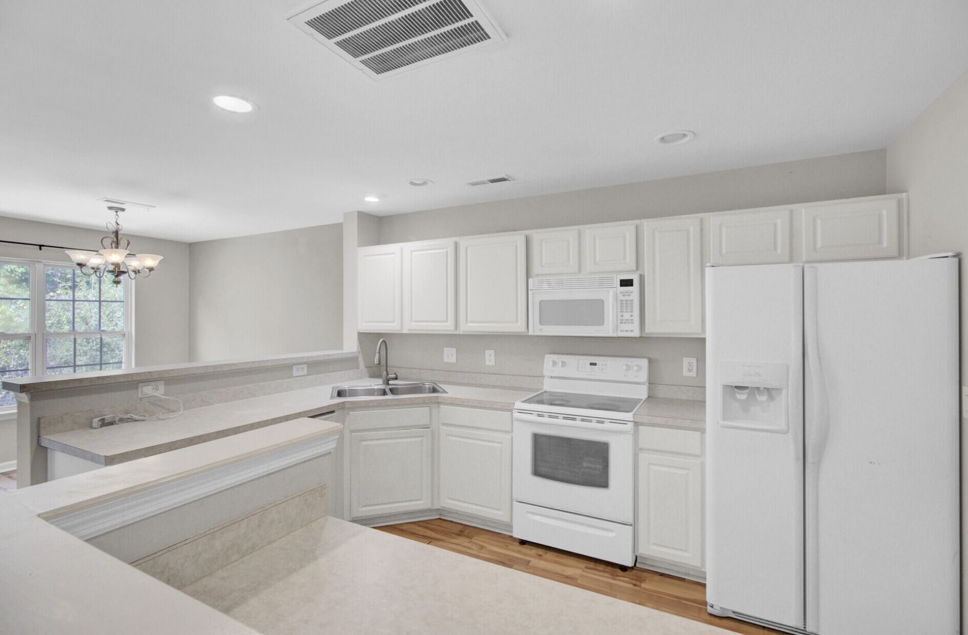 208 Darcy Avenue Photo 14