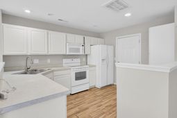 208 Darcy Avenue photo 4