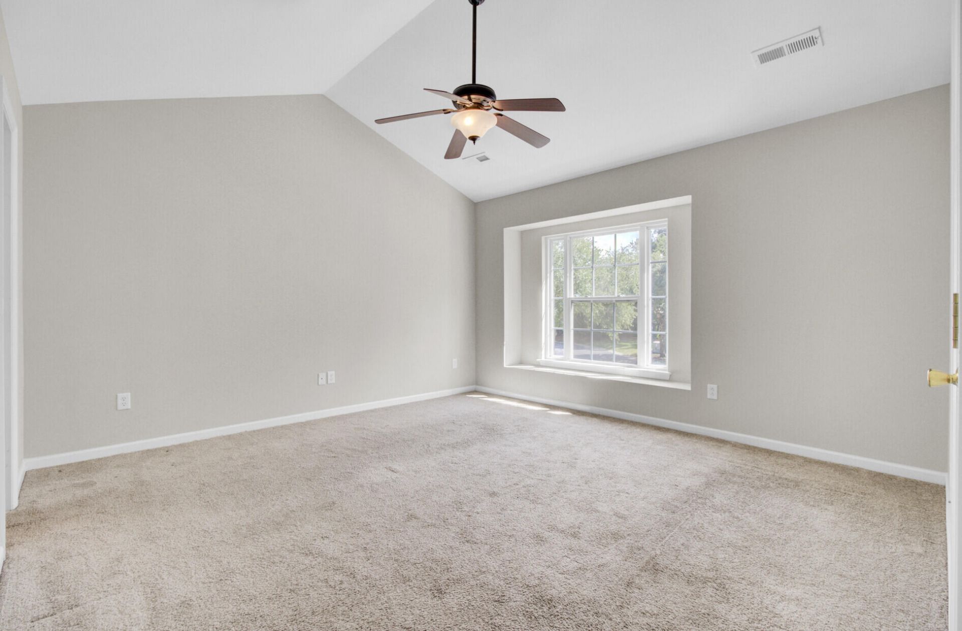 208 Darcy Avenue Photo 31