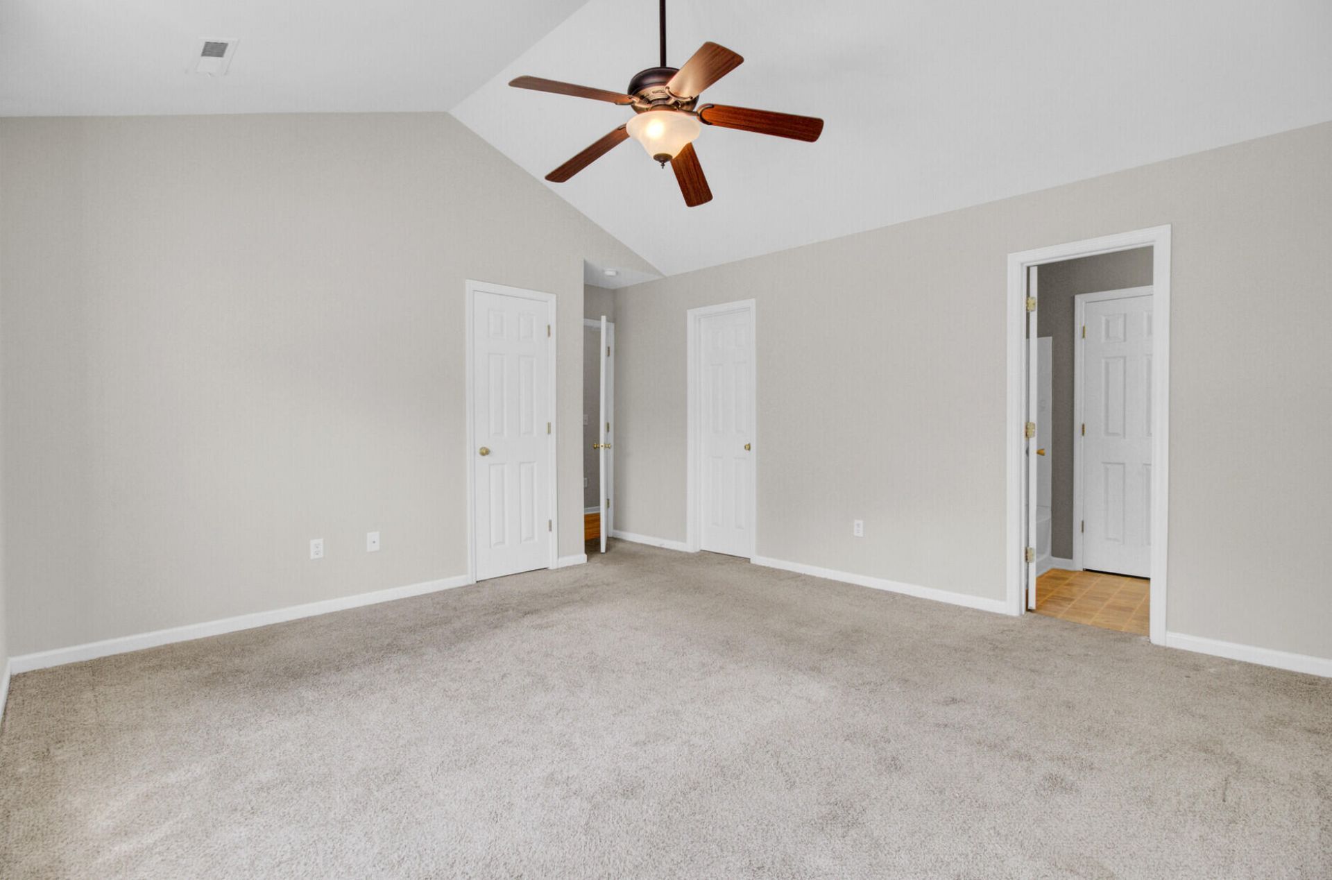 208 Darcy Avenue Photo 32