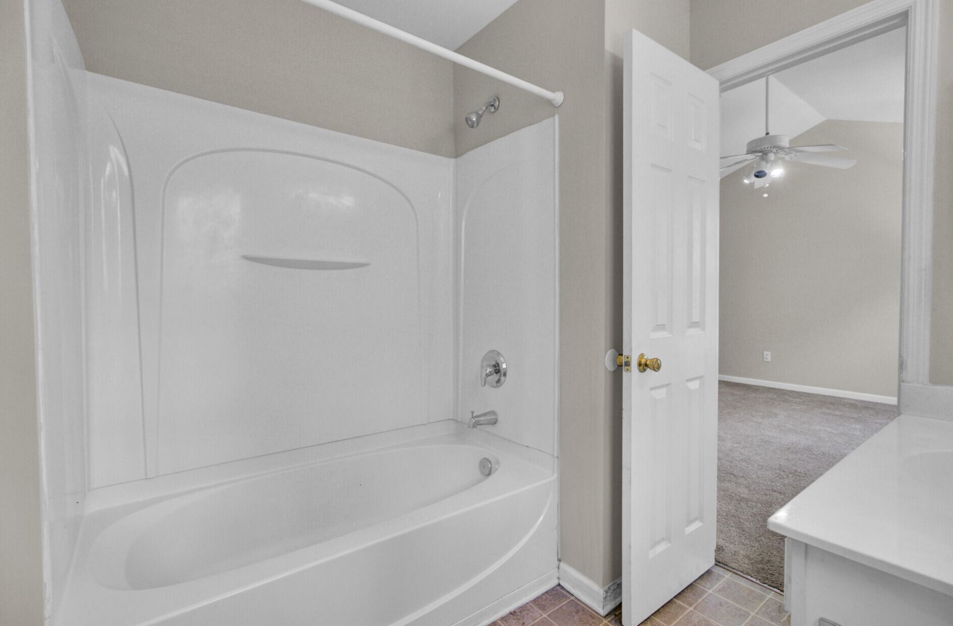 208 Darcy Avenue Photo 38