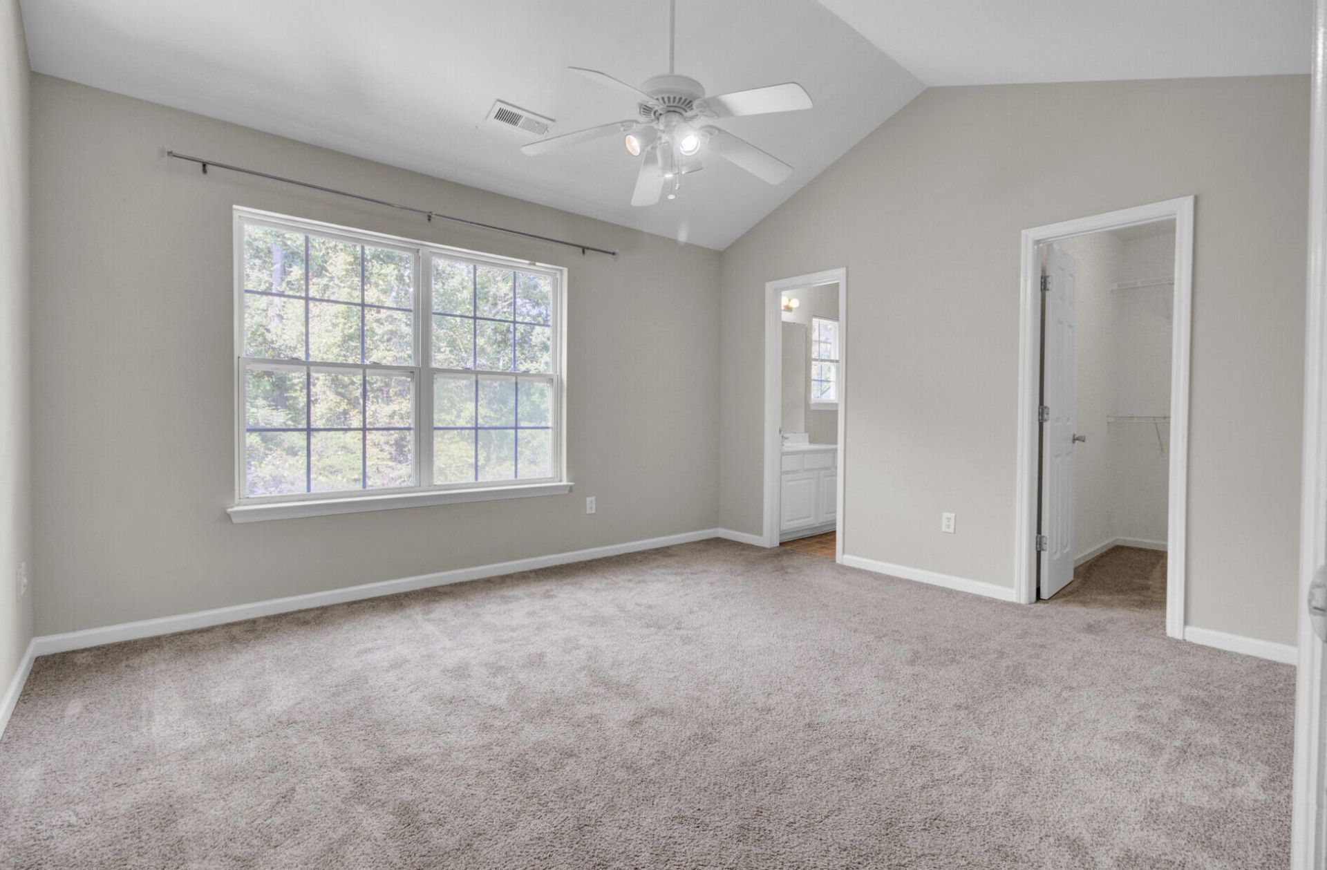 208 Darcy Avenue Photo 4