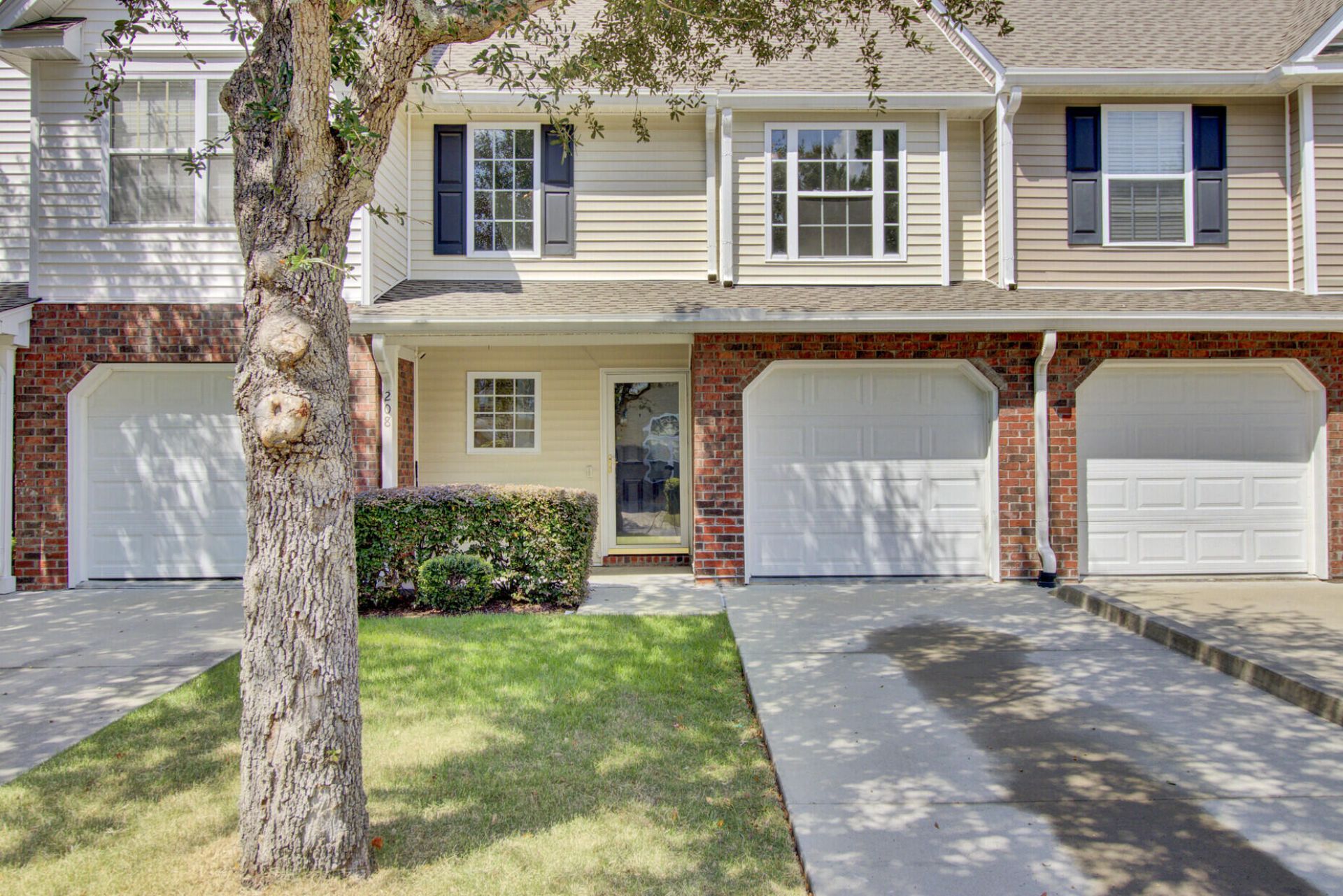 208 Darcy Avenue Photo 7