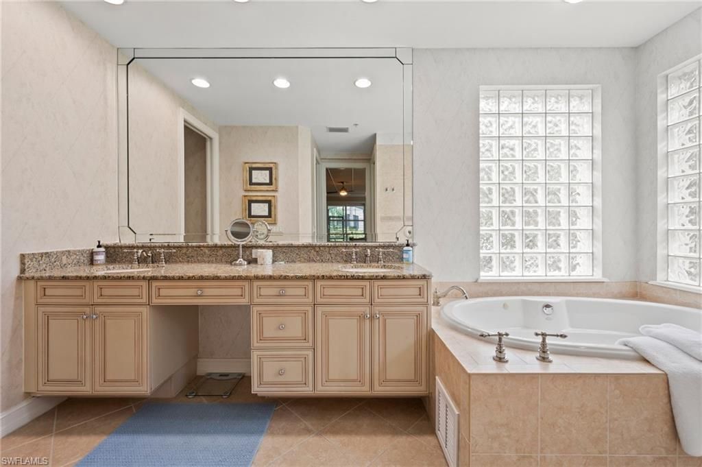 2809 Tiburon Blvd E, Unit 2-101, Naples, FL 34109 Photo