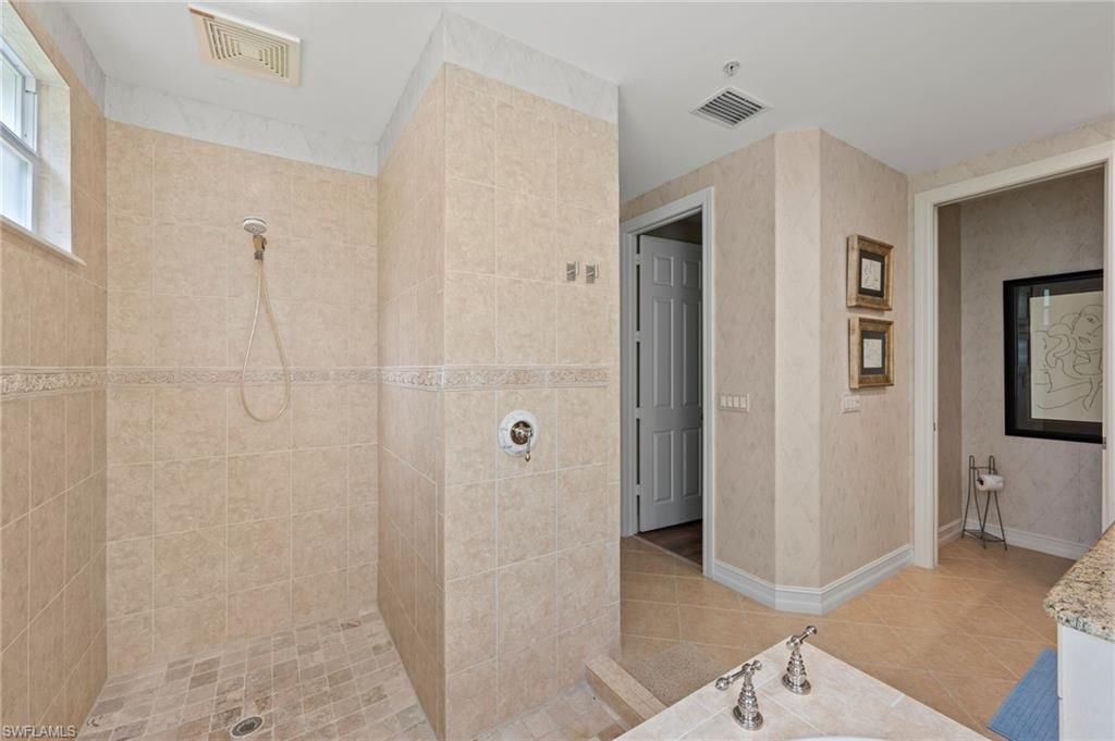 2809 Tiburon Blvd E, Unit 2-101, Naples, FL 34109 Photo