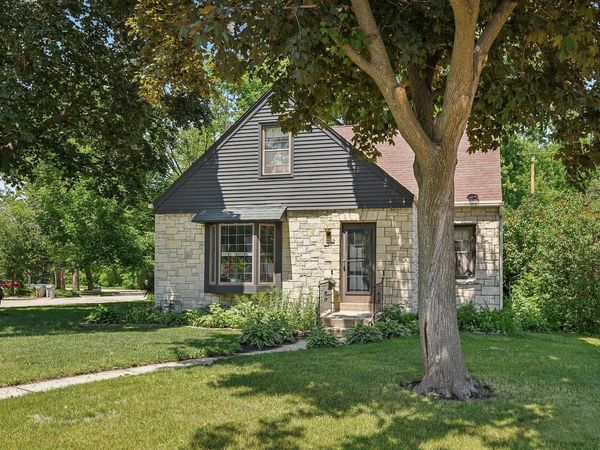 4630 W Cleveland AVENUE, Milwaukee, WI 53219