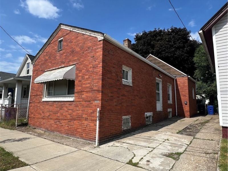 2107 Fulton Road, Cleveland, OH 44113 Photo 2