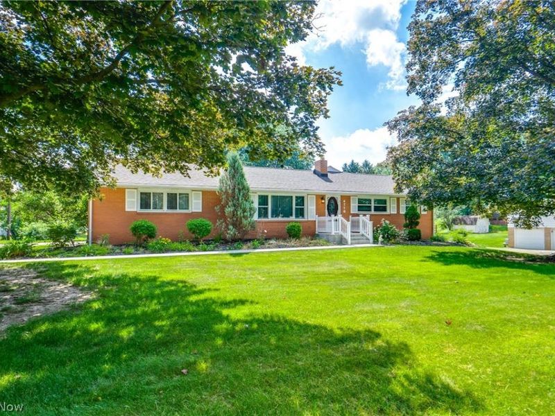 4710 Brunnerdale Avenue NW, Canton, OH 44718 Photo 2