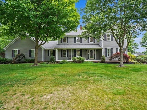 115 Queens Lane , Canfield, OH 44406
