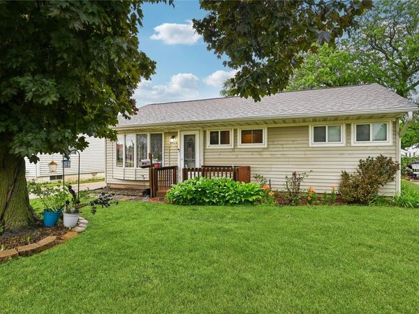 2430 3rd Avenue, Marion, IA 52302