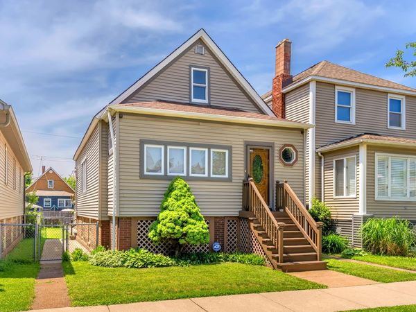 1624 Central Avenue , Whiting, IN 46394