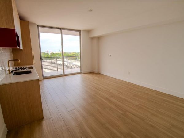 90 NE 32 , Unit 824, Miami, FL 33137