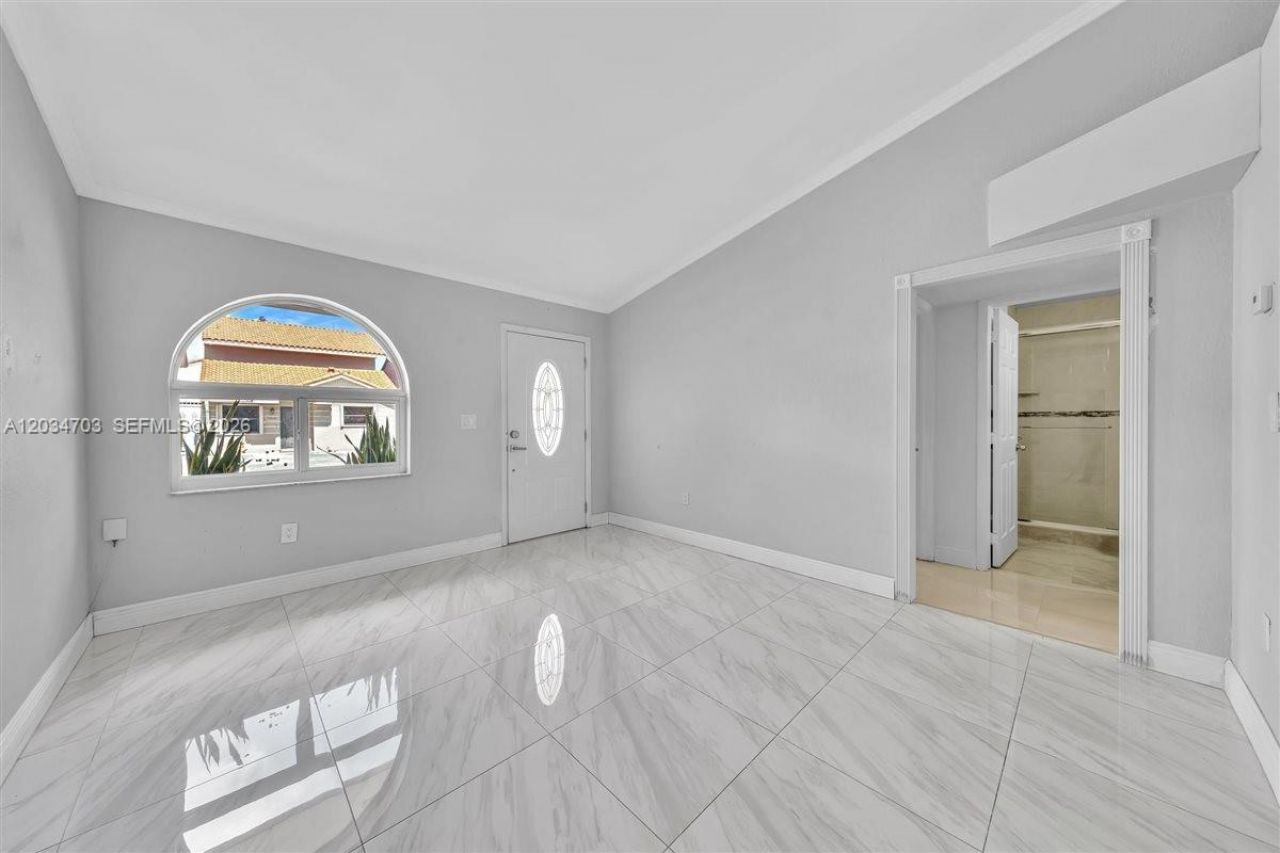 5445 W 27th Lane , Hialeah, FL 33016 Photo