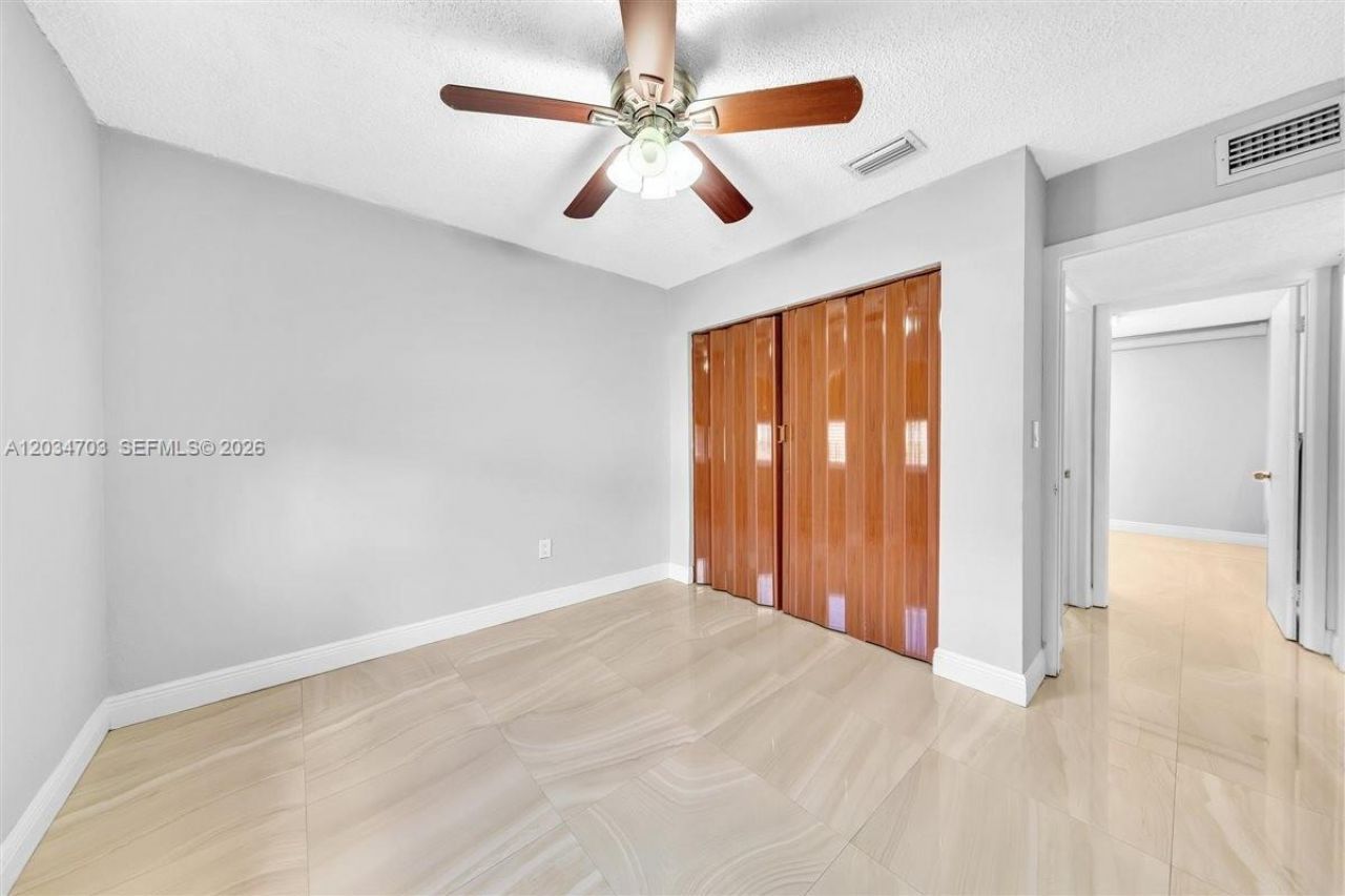 5445 W 27th Lane , Hialeah, FL 33016 Photo