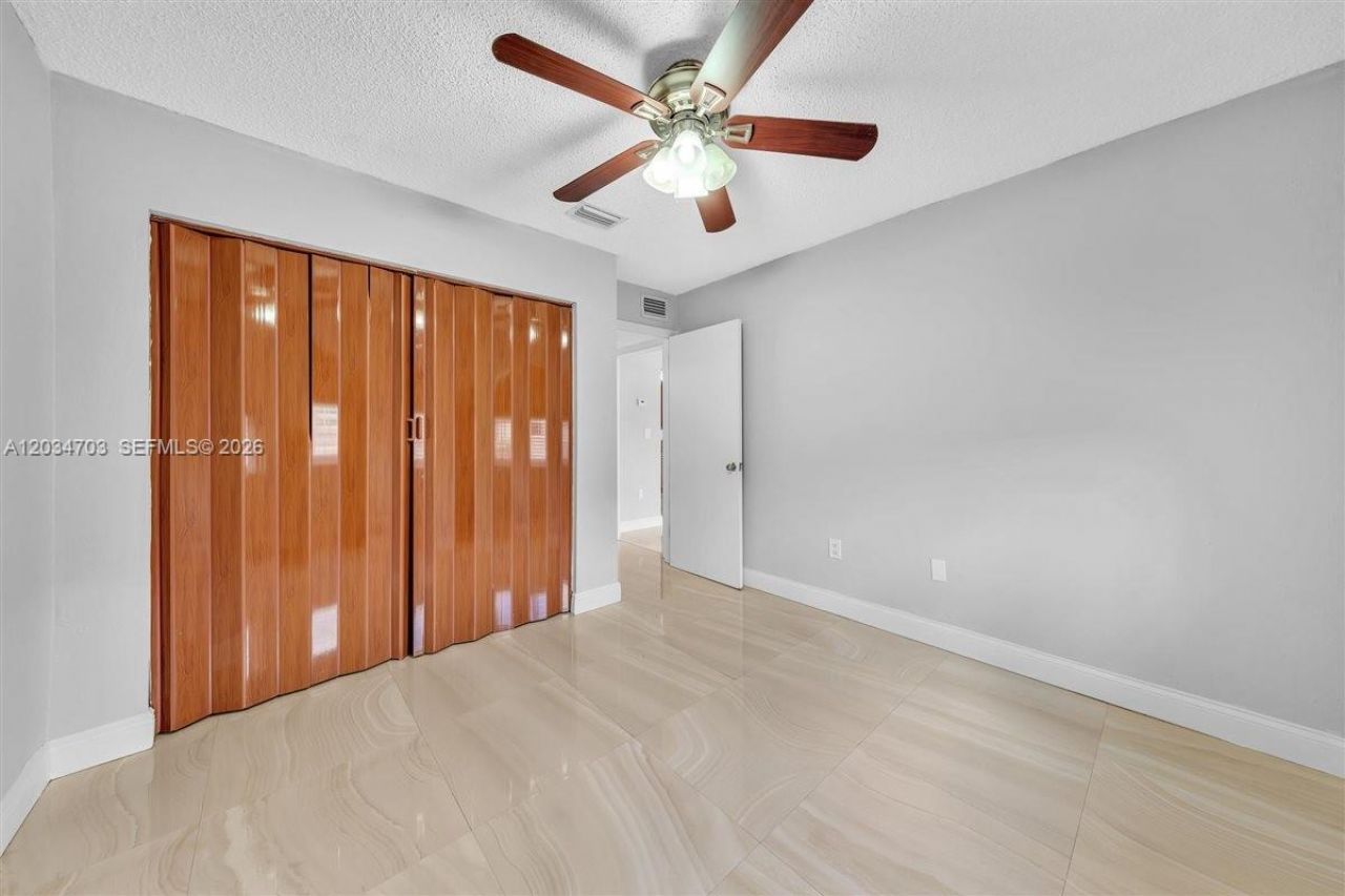 5445 W 27th Lane , Hialeah, FL 33016 Photo