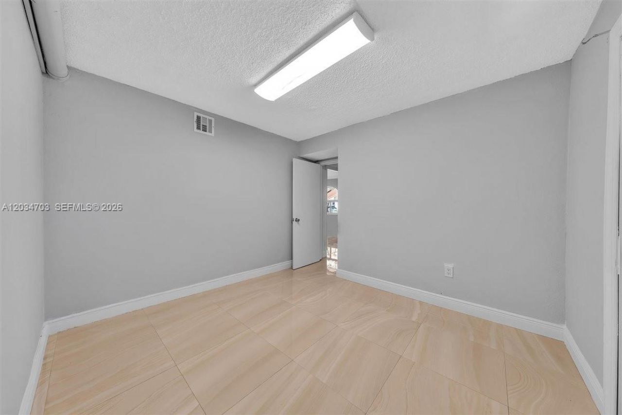 5445 W 27th Lane , Hialeah, FL 33016 Photo
