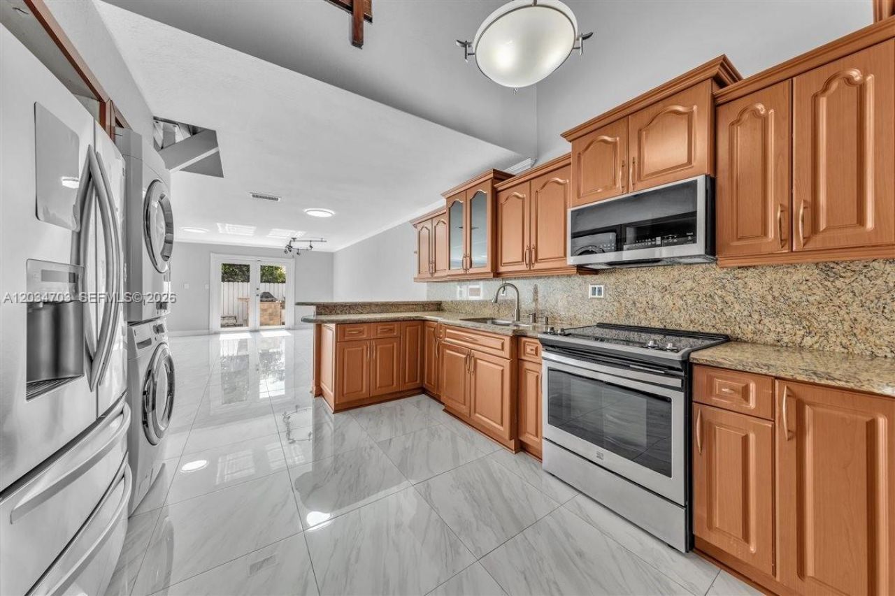 5445 W 27th Lane , Hialeah, FL 33016 Photo