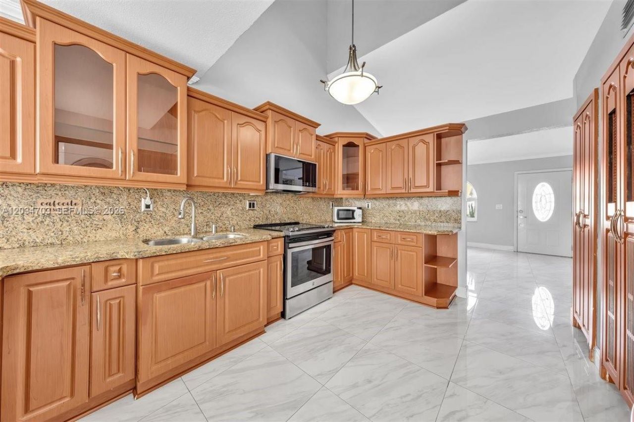 5445 W 27th Lane , Hialeah, FL 33016 Photo