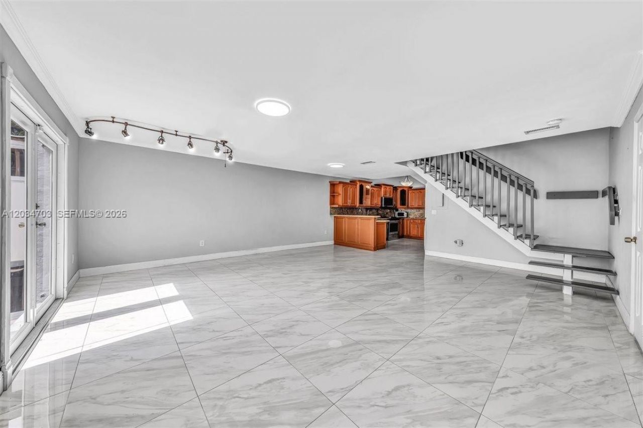 5445 W 27th Lane , Hialeah, FL 33016 Photo
