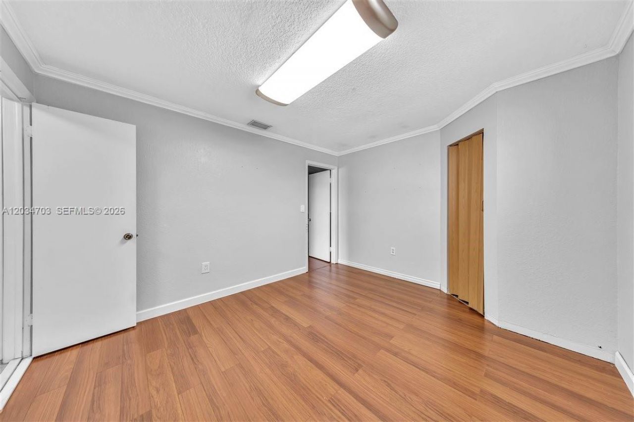 5445 W 27th Lane , Hialeah, FL 33016 Photo