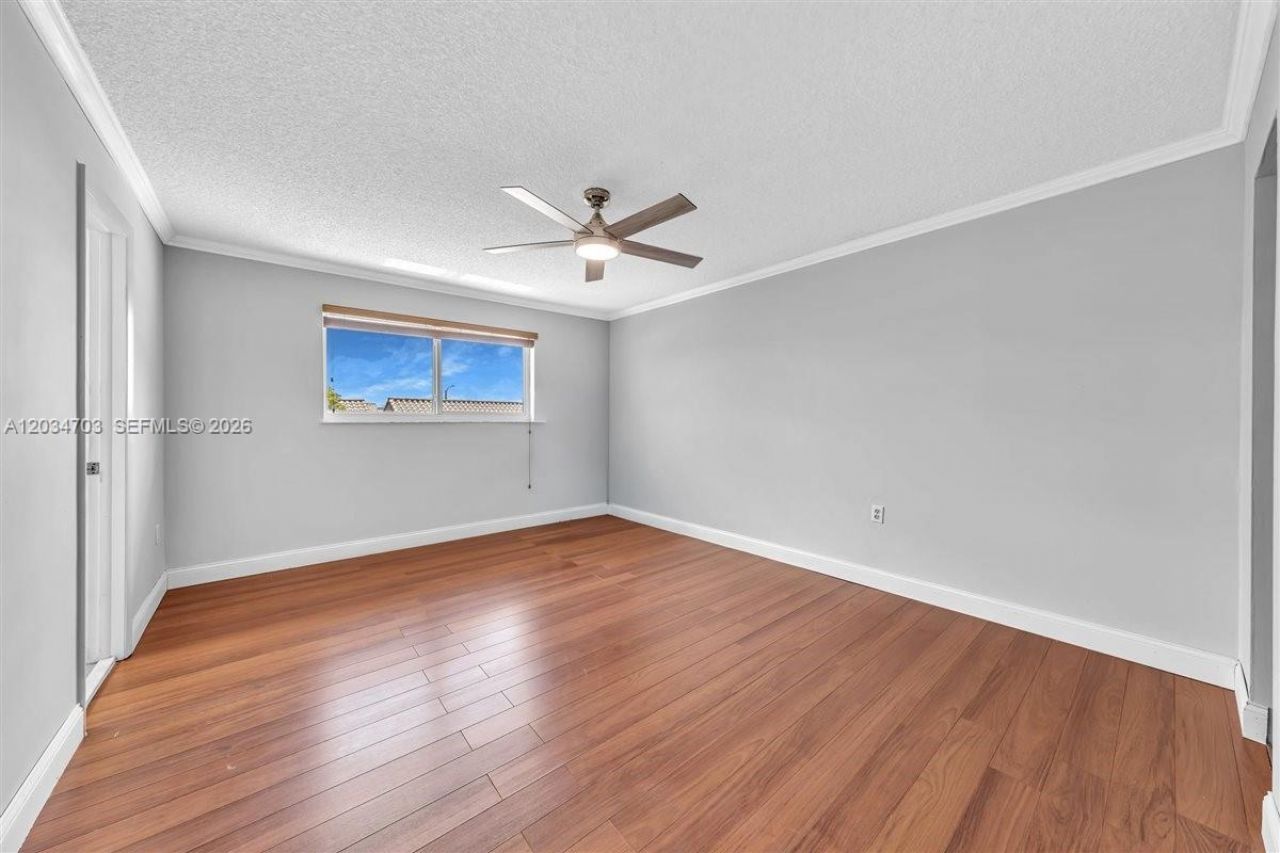 5445 W 27th Lane , Hialeah, FL 33016 Photo
