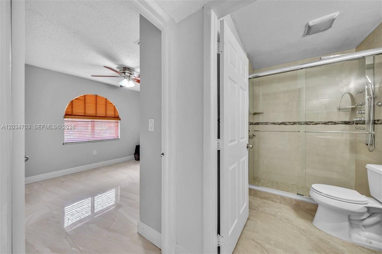 5445 W 27th Lane , Hialeah, FL 33016 Photo