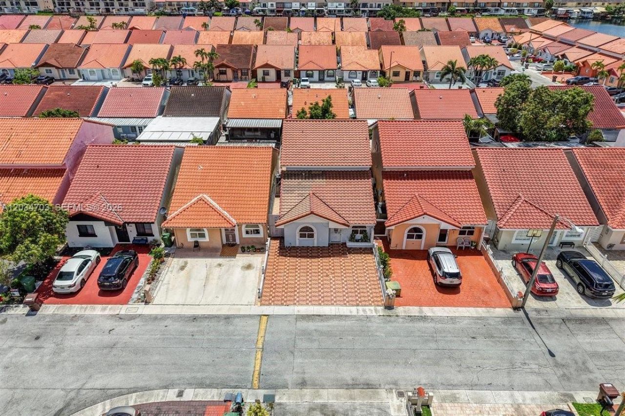 5445 W 27th Lane , Hialeah, FL 33016 Photo