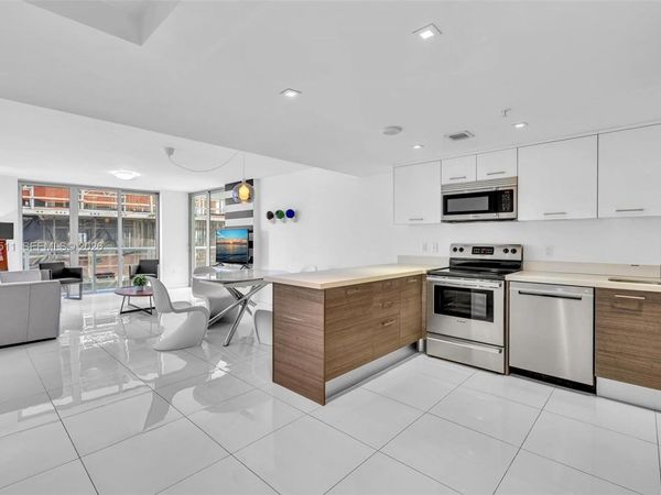 9901 E Bay Harbor Dr, Unit 802, Bay Harbor Islands, FL 33154