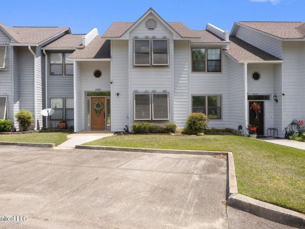 8122 Fairway Villa Drive, Gautier, MS 39553