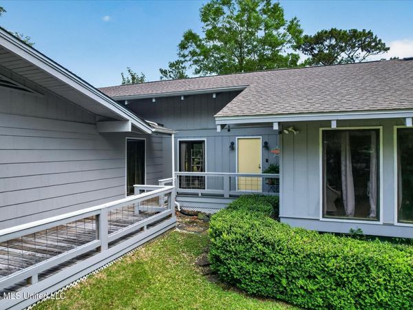 5516 Alakoko Drive, Diamondhead, MS 39525
