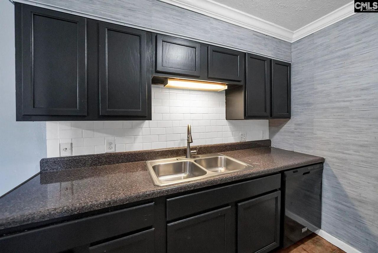 1411 Old Manor Road  Photo 6