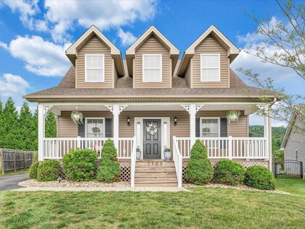 2729 Paddington Station LN , Vinton, VA 24179