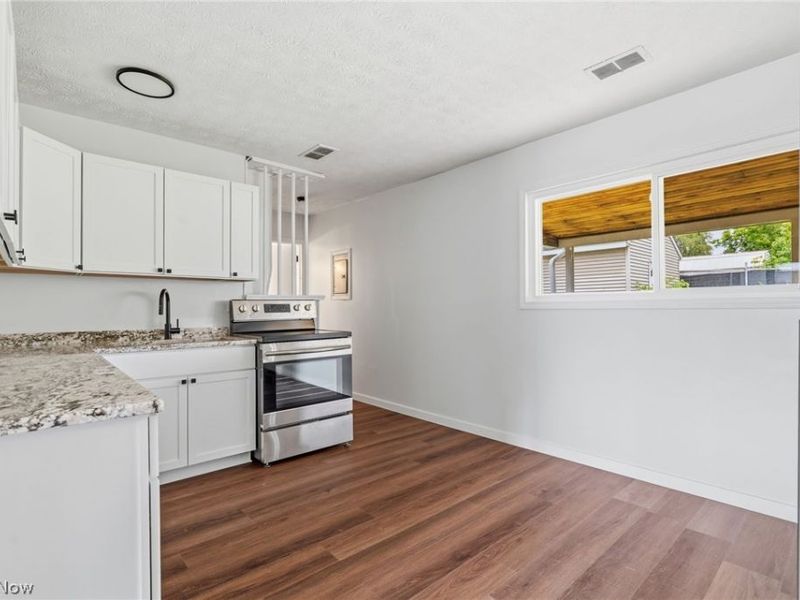 2457 Cathy Drive NE, Canton, OH 44705 Photo 8