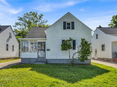 5535 Oakwood Avenue, Maple Heights, OH 44137